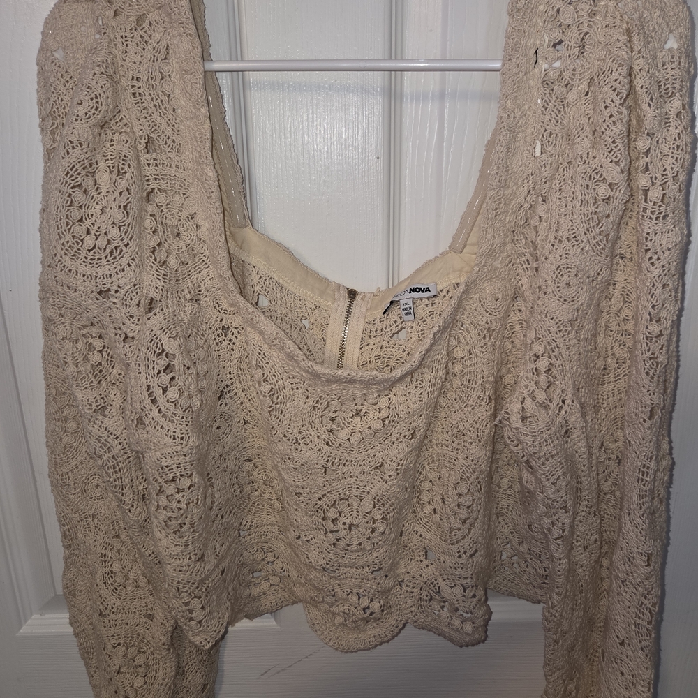 Fashion Nova Lace Longsleeve  Crochet Crop Top – 1XL